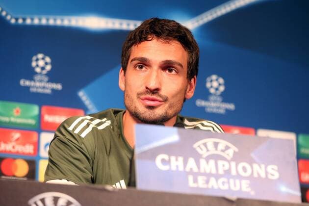 Bilder des Tages - SPORT Mats Hummels (FC Bayern Muenchen 5), Pressekonferenz, Paris Saint-Germain vs. FC Bayern Muenchen, Champions League, Fussball, 26.09.2017, Paris Copyright: xLanger Eibner-Pressefotox EP_HLR