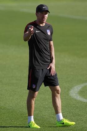 Atletico de Madrid s coach Diego Pablo Cholo Simeone during training session. September 26,2017.  (2017092644)