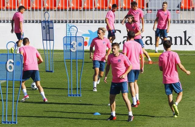 Atletico Madrid s players make exercises during a training session held at Wanda complex in Majadahonda, Madrid, Spain, 26 September 2017. Atletico Madrid will face Chelsea in the UEFA Champions League Group C soccer match on 27 September 2017. Atletico Madrid training !ACHTUNG: NUR REDAKTIONELLE NUTZUNG!  Copyright: xJ.P.xGandulx 20170926-636420504933961589