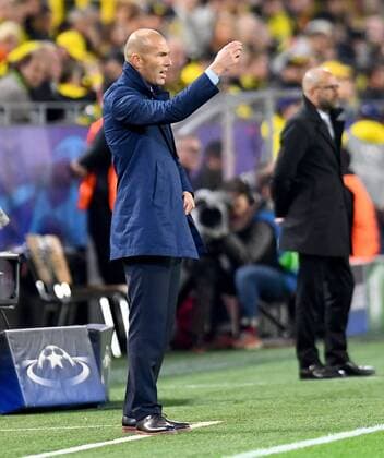 26.09.2017, xfux, Fussball Champions League, Borussia Dortmund - Real Madrid, emspor, v.l. Trainer Zinedine Zidane (Real Madrid) gibt Anweisungen, gestikuliert, mit den Armen gestikulieren gives instructions, gesticulate, gesticolando. Dortmund