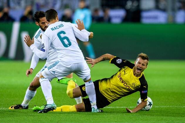 Isco ( (Real Madrid CF 22) und Nacho Fernandez (Real Madrid CF 6) im Zweikampf gegen Andrey Yarmolenko (Borussia Dortmund 9) beim Champions League Spiel zwischen Borussia Dortmund und Real Madrid am 26.09.2017, Dortmund Copyright: xSchuelerx xEibnerx-xPressefotox EP_EER