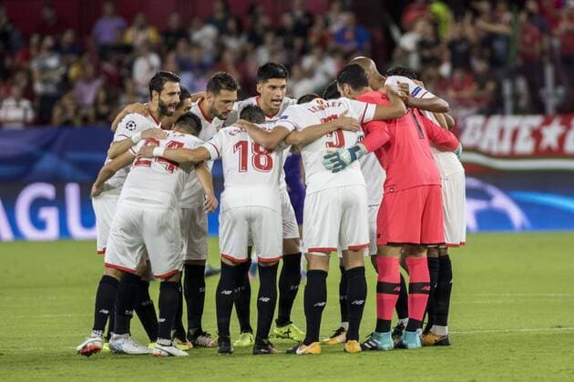 Fußball, CL, FC Sevilla - NK Maribor September 26, 2017 - Seville, Spain - Players of Sevilla before the start of the UEFA Champions League Group E soccer match between Sevilla FC and NK Maribor at Estadio Ramon Sanchez Pizjuan Soccer 2017 - Sevilla FC vs NK Maribor - ZUMAa142 20170926_zap_a142_002 Copyright: xDanielxGonzalezxAcunax