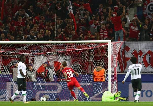 MOSCOW, RUSSIA - SEPTEMBER 26, 2017: Liverpool s goalkeeper Loris Karius (2nd R) concedes a goal in the 2017 18 UEFA Champions League Group E Round 2 football match against Spartak Moscow at Otkrytie Arena Stadium. Stanislav Krasilnikov TASS  TS061FDE