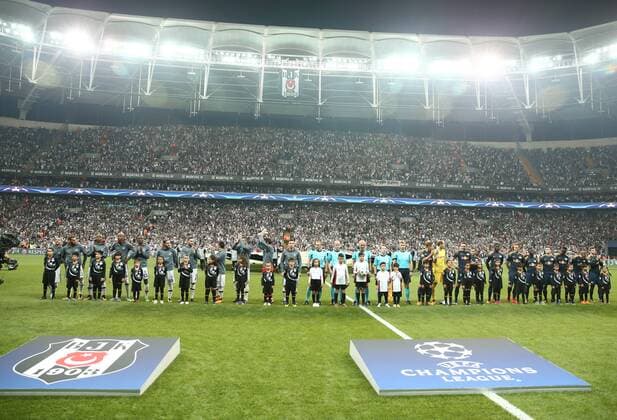 Fußball, CL, Besiktas Istanbul - RB Leipzig Openin ceremony before the UEFA Champions League Group G match between Besiktas and RB Leipzig at Vodafone Park in Istanbul , Turkey on September 26 , 2017 . 