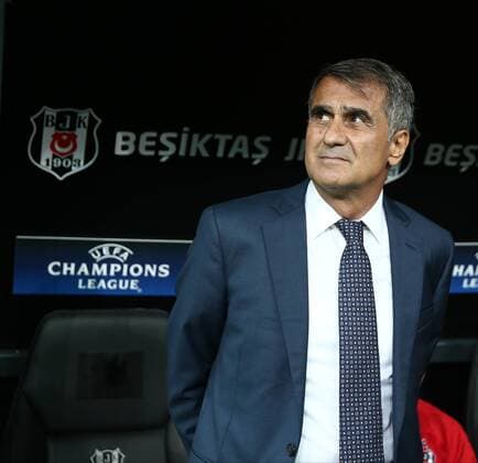 Fußball, CL, Besiktas Istanbul - RB Leipzig Coach Senol Gunes of Besiktas during the UEFA Champions League Group G match between Besiktas and RB Leipzig at Vodafone Park in Istanbul , Turkey on September 26 , 2017 . 