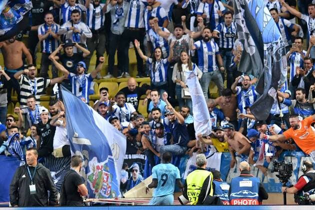 Fußball, CL, AS Monaco - FC Porto 09 Vincent Aboubakar por SUPPORTERS JOIE FOOTBALL Monaco vs Porto Ligue des Champions 26 09 2017 FEP Panoramic 