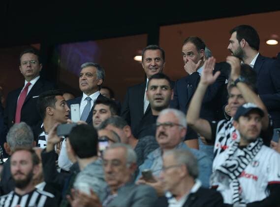 Fußball, CL, Besiktas Istanbul - RB Leipzig President Fikret Orman of Besiktas during the UEFA Champions League Group G match between Besiktas and RB Leipzig at Vodafone Park in Istanbul , Turkey on September 26 , 2017 . 