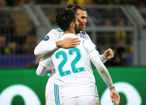 Dienstag 26.09.2017, Saison 2017 2018, UEFA Champions League, 2. Spieltag im Dortmunder Signal Iduna Park, BVB 09 Borussia Dortmund - Real Madrid, Torjubel von Real Madrid zum 1:0: Isco, Francisco Roman Alarcon Suarez (Real) mit Torschütze Gareth Bale (Real), v.l.