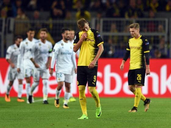Fußball, CL, Borussia Dortmund - Real Madrid Championsleague: Borussia Dortmund - Real Madrid 26.09.2017. Andrey Yarmolenko (BvB vorne) und Lukasz Piszczek (beide BvB) enttäuscht nach dem 1:0. HM