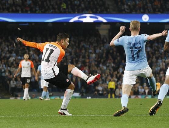 26th September 2017, Etihad Stadium, Manchester, England; UEFA Champions League football, Manchester City versus Shakhtar Donetsk; Marlos of FC Shakhtar Donetsk curls in a shot from the edge of the area as Kevin De Bruyne of Manchester City challenges  ActionPlus11934267
