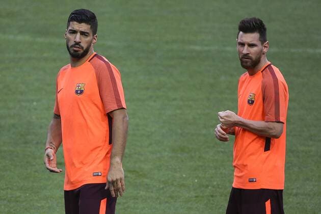 September 26, 2017 - Lisbon, Portugal - BarcelonaÃ¢â‚¬â ¢s forward Luis Suarez and BarcelonaÃ¢â‚¬â ¢s forward Lionel Messi during the training session at Alvalade stadium in Lisbon, on September 26, 2017, on the eve of the UEFA Champions League Group D football match Sporting CP vs FC Barcelona Barca (Photo by NurPhoto) FC Barcelona Training Session  - ZUMAn230 20170926_zaa_n230_230 Copyright: xFilipexAmorimx