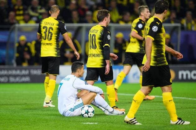 Fußball, CL, Borussia Dortmund - Real Madrid GER, UEFA CL, Borussia Dortmund (GER) vsÊReal Madrid (ESP) 26.09.2017, Signal Iduna Park, Dortmund, Group stage, Gruppe H, GER, UEFA CL, Borussia Dortmund (GER) vsÊReal Madrid (ESP), im Bild Cristiano Ronaldo ( 7 Madrid) - Oemer Toprak ( 36 Dortmund), Mario Götze Goetze ( 10 Dortmund), Maximilian Philipp ( 20 Dortmund), Jeremy Toljan ( 15 Dortmund) nordphotox xKurth nph00016
