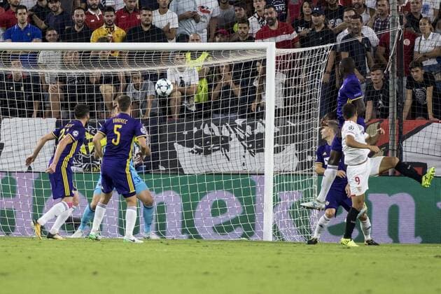 Fußball, CL, FC Sevilla - NK Maribor September 26, 2017 - Seville, Spain - Wissan Ben Yedder of Sevilla shoots during the UEFA Champions League Group E soccer match between Sevilla FC and NK Maribor at Estadio Ramon Sanchez Pizjuan Soccer 2017 - Sevilla FC vs NK Maribor - ZUMAa142 20170926_zap_a142_007 Copyright: xDanielxGonzalezxAcunax