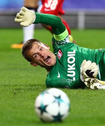 Bilder des Tages - SPORT FuÃŸball, CL, Spartak Moskau - FC Liverpool MOSCOW, RUSSIA - SEPTEMBER 26, 2017: Spartak Moscow s goalkeeper Artyom Rebrov in action in the 2017 18 UEFA Champions League Group E Round 2 football match against Liverpool at Otkrytie Arena Stadium. Stanislav Krasilnikov TASS  TS061FF3