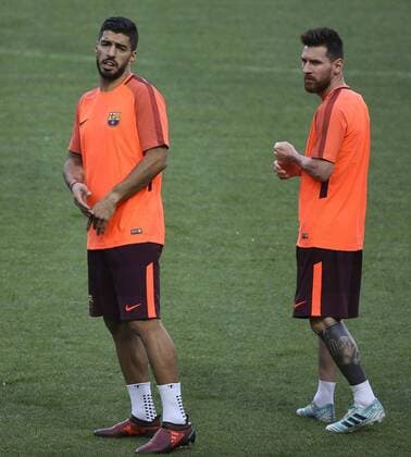 September 26, 2017 - Lisbon, Portugal - BarcelonaÃ¢â‚¬â ¢s forward Luis Suarez and BarcelonaÃ¢â‚¬â ¢s forward Lionel Messi during the training session at Alvalade stadium in Lisbon, on September 26, 2017, on the eve of the UEFA Champions League Group D football match Sporting CP vs FC Barcelona Barca (Photo by NurPhoto) FC Barcelona Training Session  - ZUMAn230 20170926_zaa_n230_232 Copyright: xFilipexAmorimx