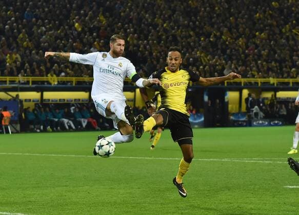 26.09.2017, Fussball Champions League, Saison 2017 2018, Vorrunde, 2. Spieltag, Borussia Dortmund - Real Madrid, Pierre Emerick Aubameyang (Borussia Dortmund), re., erzielt das Tor zum 1:2, links Sergio Ramos (Real Madrid) Team2