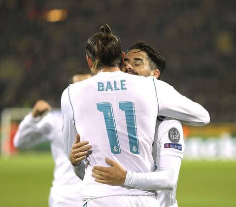 Foto: Torjubel Real , Gareth Bale trifft zum 0-1 , er wird umarmt von ISCO Fussball - Championsleague am Di. 26.09.2017 2. Spieltag Gruppenphase Borussia Dortmund - Real Madrid