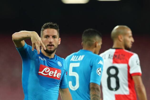 Bilder des Tages - SPORT Esultanza dopo il gol di Dries Mertens Napoli goal celebration Napoli 26-09-2017 Stadio San Paolo Football Calcio UEFA Champions League 2017 2018 Napoli - Feyenoord Group F Foto Cesare Purini Insidefoto cesarexpurini