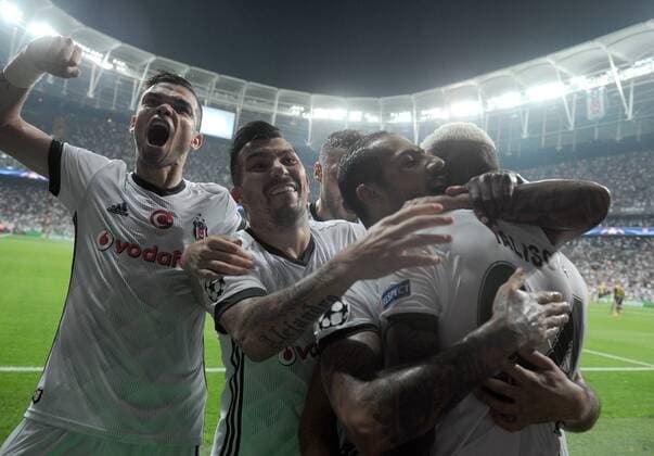 Anderson Talisca of Besiktas celebrates his goal with teammates during Besiktas vs. Leipzig UEFA Champions League game at Vodafone Park, Istanbul, September 26th, 2017. (Hikmet Saatci - Depo Photos)  15811260