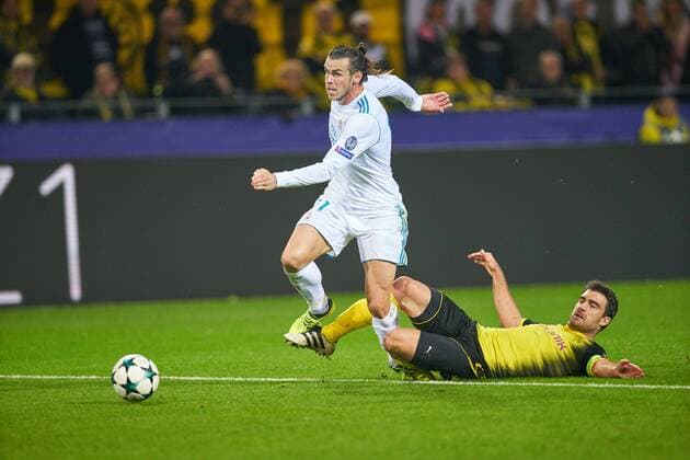 r Gareth BALE, Real Madrid 11 Zweikampf , Aktion um den Ball gegen SOKRATIS, 25 BVB BORUSSIA DORTMUND - REAL MADRID Gruppenphase Hinspiel, Fussball UEFA Champions League, Dortmund, 26.09.2017 CL Saison 2017 2018, BVB,