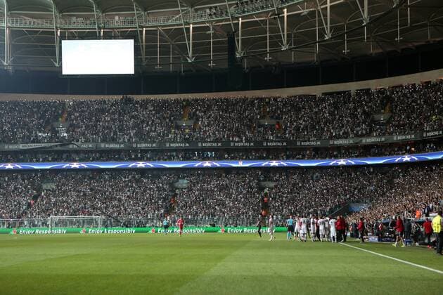 Fußball, CL, Besiktas Istanbul - RB Leipzig, Ausfall Flutlichtanlage Besiktas Vodafone Park lights went out during Besiktas vs. Leipzig UEFA Champions League game at Vodafone Park, Istanbul, September 26th, 2017. (Tolga Adanali - Depo Photos)  15811292
