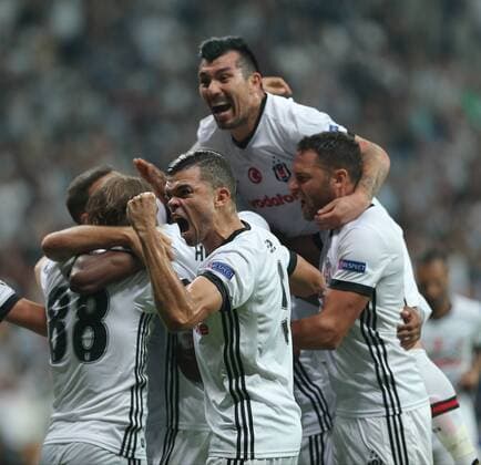 Besiktas players celebrates for Ryan Babel s goal during the UEFA Champions League Group G match between Besiktas and RB Leipzig at Vodafone Park in Istanbul , Turkey on September 26 , 2017 . 
