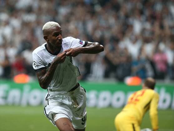 Anderson Talisca of Besiktas during the UEFA Champions League Group G match between Besiktas and RB Leipzig at Vodafone Park in Istanbul , Turkey on September 26 , 2017 . 