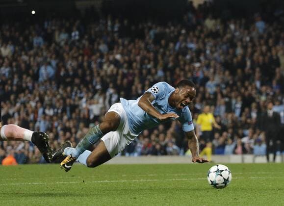 FuÃŸball, CL, Manchester City - Schachtar Donezk 26th September 2017, Etihad Stadium, Manchester, England; UEFA Champions League football, Manchester City versus Shakhtar Donetsk; Raheem Sterling of Manchester City is brought down in the box after coming on as substitute but City are denied another penalty  ActionPlus11934296