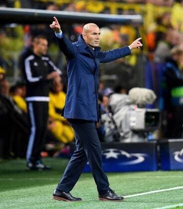 26.09.2017, xfux, Fussball Champions League, Borussia Dortmund - Real Madrid, emspor, v.l. Trainer Zinedine Zidane (Real Madrid) gibt Anweisungen, gestikuliert, mit den Armen gestikulieren gives instructions, gesticulate, gesticolando. Dortmund
