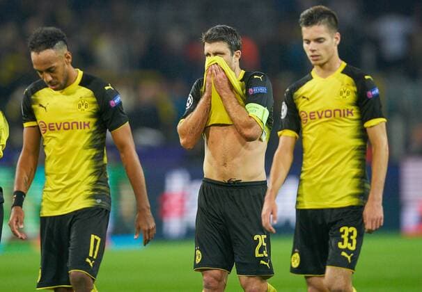 Pierre-Emerick Aubameyang , BVB 17 SOKRATIS, 25 BVB Julian WEIGL, BVB 33 Emotionen, enttaeuscht, Enttaeuschung, Frust, frustriert, Trauer ,traurig, verzweifelt, Verzweiflung BORUSSIA DORTMUND - REAL MADRID Gruppenphase Hinspiel, Fussball UEFA Champions League, Dortmund, 26.09.2017 CL Saison 2017 2018, BVB,