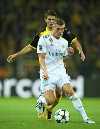 26.09.2017, Fussball UEFA Champions League 2017 2018, Gruppenphase, 2.Spieltag, Borussia Dortmund - Real Madrid, im Signal-Iduna-Park Dortmund. v.l. Toni Kroos (Real Madrid) gegen Christian Pulisic (Dortmund) 