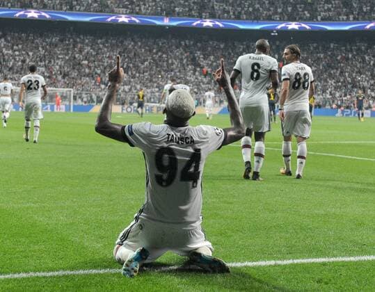 Bilder des Tages - SPORT Anderson Talisca of Besiktas celebrates their goal during Besiktas vs. Leipzig UEFA Champions League game at Vodafone Park, Istanbul, September 26th, 2017.  Copyright: HikmetxSaatci 15811273
