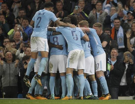 FuÃŸball, CL, Manchester City - Schachtar Donezk 26th September 2017, Etihad Stadium, Manchester, England; UEFA Champions League football, Manchester City versus Shakhtar Donetsk; Raheem Sterling of Manchester City celebrates with his team mates after he scores a second goal to put them 2-0 ahead in the 90th minute  ActionPlus11934393
