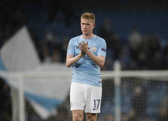FuÃŸball, CL, Manchester City - Schachtar Donezk 26th September 2017, Etihad Stadium, Manchester, England; UEFA Champions League football, Manchester City versus Shakhtar Donetsk; Kevin De Bruyne of Manchester City applauds the Etihad crowd at the end of the game  ActionPlus11934396