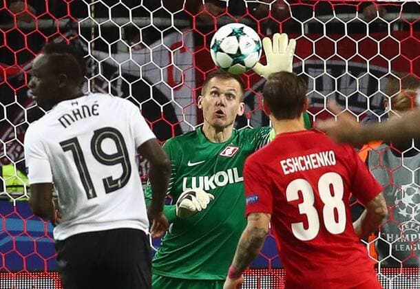 MOSCOW, RUSSIA - SEPTEMBER 26, 2017: Liverpool s Sadio Mane, Spartak Moscow s goalkeeper Artyom Rebrov, and Spartak Moscow s Andrei Yeshchenko (L-R) in action in their 2017 18 UEFA Champions League Group E Round 2 football match at Otkrytie Arena Stadium. The game ended in a 1-1 draw. Stanislav Krasilnikov TASS  TS062020