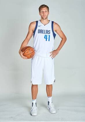 Sept 25, 2017: Dallas Mavericks forward Dirk Nowitzki 41 poses during the Dallas Mavericks Media Day held at the American Airlines Center in Dallas, TX NBA Basketball Herren USA 2017: Dallas Mavericks Media Day SEPT 25 - ZUMAcp2_ 20150928_zaf_cp2_498 Copyright: xAlbertxPenax