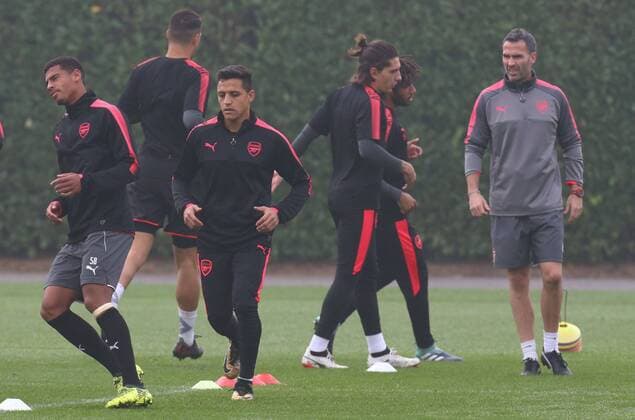September 27, 2017 - London, England, United Kingdom - Arsenal s Alexis Sanchez.during a Arsenal training session ahead of the UEFA Europa League Group H match against BATE Borisov at Arsenal training centre , London Colney on 27 Sep 2017 St.Albans, England Arsenal Training  - ZUMAn230 20170927_zaa_n230_042 Copyright: xKieranxGalvinx
