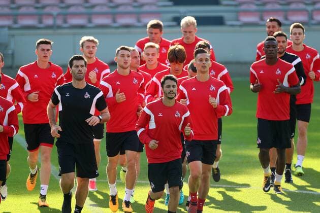 1.FC Köln Abschlußtraining im Franz-Kremer-Stadion vor dem Heimspiel gegen Roter Stern Belgrad links: Fitness Trainer Yann-Benjamin Kugel 27.09.2017