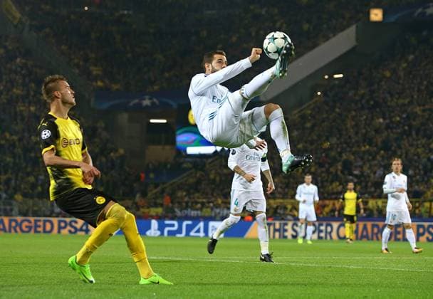 26.09.2017, Fussball UEFA Champions League 2017 2018, Gruppenphase, 2.Spieltag, Borussia Dortmund - Real Madrid, im Signal-Iduna-Park Dortmund. v.l. Andrej Yarmolenko (Dortmund) gegen Nacho Fernandez (Real Madrid) 
