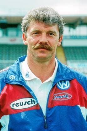 Dietmar Demuth - Co.- Trainer beim VfL Wolfsburg Saison 1996 97 - hier am 03.03.1997.