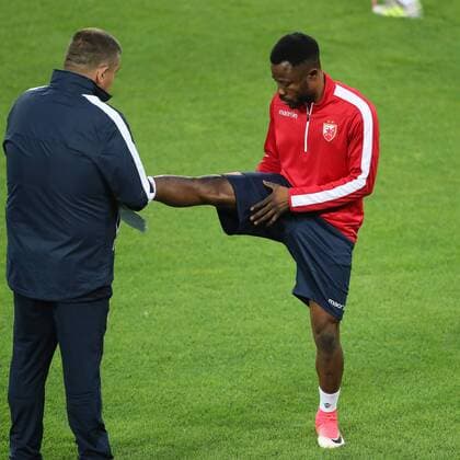 1.FC Köln Heimspiel gegen Roter Stern Belgrad Abschlußtraining von Belgrad im Rheinenergiestadion rechts: Guelor Kanga 27.09.2017