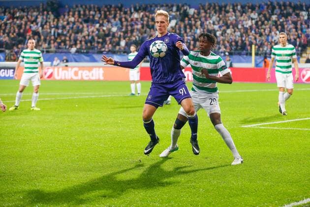 Anderlecht s Lukasz Teodorczyk and Celtic s Dedryck Boyata fight for the ball during the second game in the group stage (Group B) of the UEFA Champions League competition between Belgian soccer team RSC Anderlecht and Scottish Celtic FC, Wednesday 27 September 2017 in Brussels. BRUNOxFAHY  x05173741x