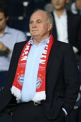 enttaeuschung bei Praesident Uli Hoeness (FC Bayern Muenchen), Paris Saint-Germain vs. FC Bayern Muenchen, Fussball, Vorrunde, Champions League, 27.09.2017 Paris Paris Frankreich Copyright: xkolbert-press ChristianxKolbertx