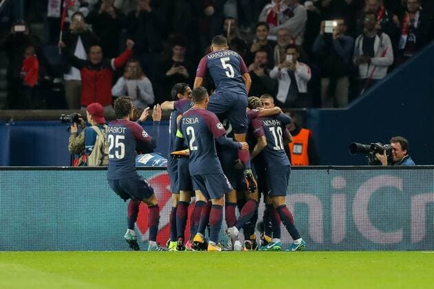 Paris, Frankreich, 27.09.2017, UEFA Champions League - 2017 18 Season, 2nd game day, FC Paris Saint-Germain - FC Bayern Muenchen, Tor zum 1:0 Torschuetze Dani Alves (PSG) ( DeFodi048
