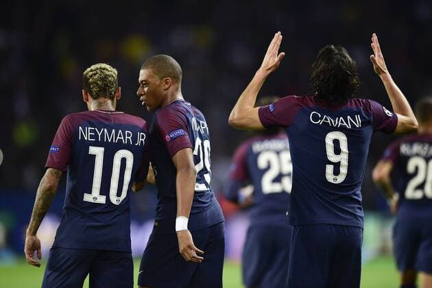 joie des joueurs du PSG apres le but de CAVANI Edinson PSG Neymar Jr PSG Kylian Mbappe PSG FOOTBALL PSG vs Bayern de Munich Ligue des Champions 27 10 2017 JBAutissier Panoramic 