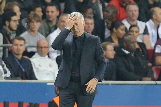 enttaeuschung bei Chef-Trainer Carlo Ancelotti (FC Bayern Muenchen) haelt sich die Hand vor das Gesicht, Paris Saint-Germain vs. FC Bayern Muenchen, Fussball, Vorrunde, Champions League, 27.09.2017 Paris Paris Frankreich Copyright: xkolbert-press ChristianxKolbertx