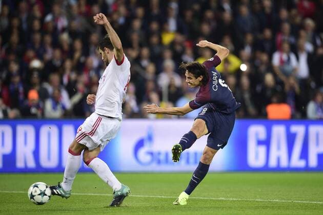Bilder des Tages - SPORT CAVANI Edinson PSG FOOTBALL PSG vs Bayern de Munich Ligue des Champions 27 10 2017 JBAutissier Panoramic 
