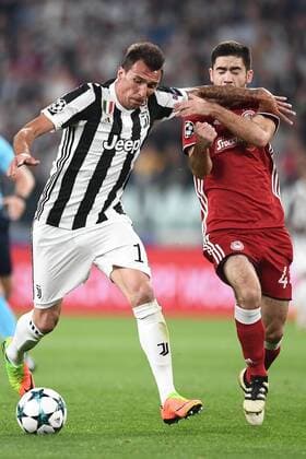 Mg Torino 27 09 2017 - Champions League Juventus-Olympiacos foto Matteo Gribaudi Image nella foto: Mario Mandzukic-Sasa Zdjelar 