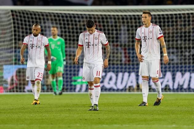 Paris, Frankreich, 27.09.2017, UEFA Champions League - 2017 18 Season, 2nd game day, FC Paris Saint-Germain - FC Bayern Muenchen, Arturo Erasmo Vidal (FCB) James Rodriguez (FCB) Niklas Suele (FCB) enttaeuscht, enttaeuschung ( DeFodi048