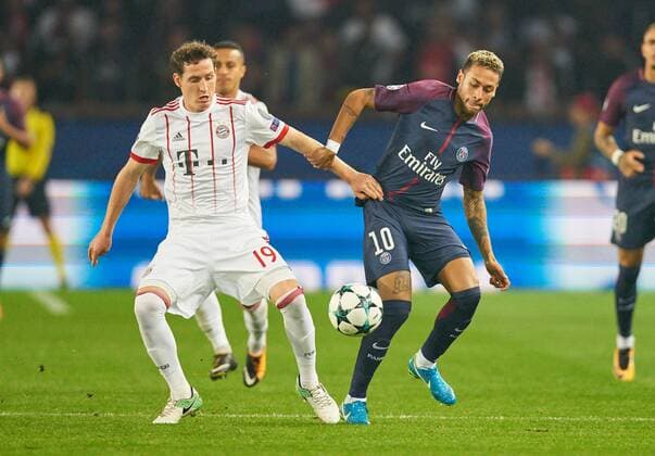 f Sebastian RUDY, FCB 19 Zweikampf , Aktion um den Ball gegen NEYMAR, PSG 10 PSG PARIS SAINT GERMAIN - FC BAYERN MUENCHEN Gruppenphase Hinspiel, Fussball UEFA Champions League, Paris, 27.09.2017 CL Saison 2017 2018, FCB,